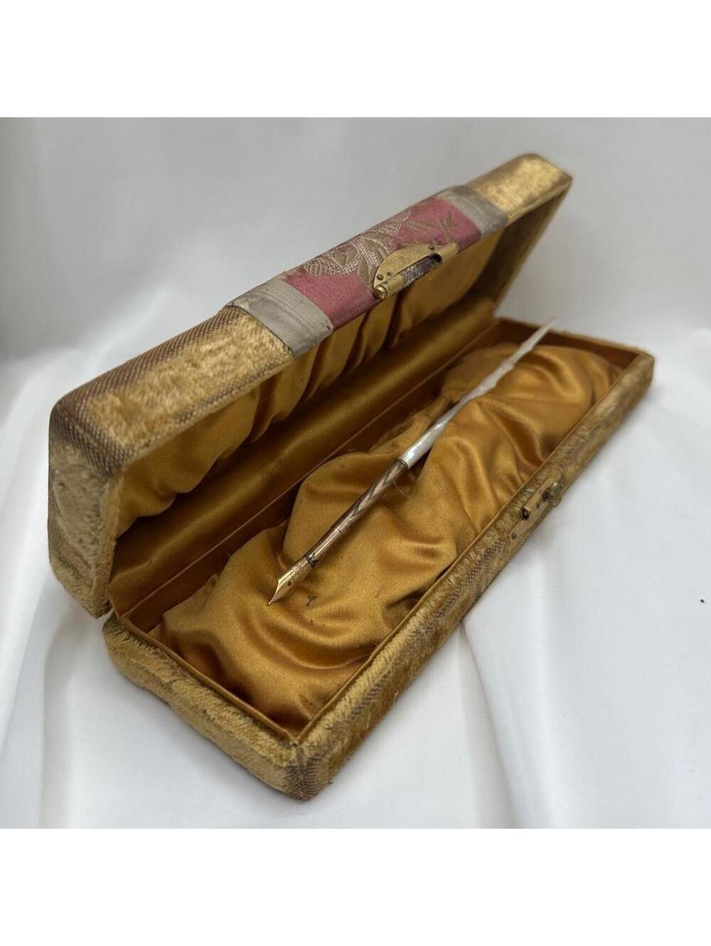Antique 19th century 14kt mother of pearl dip pen.